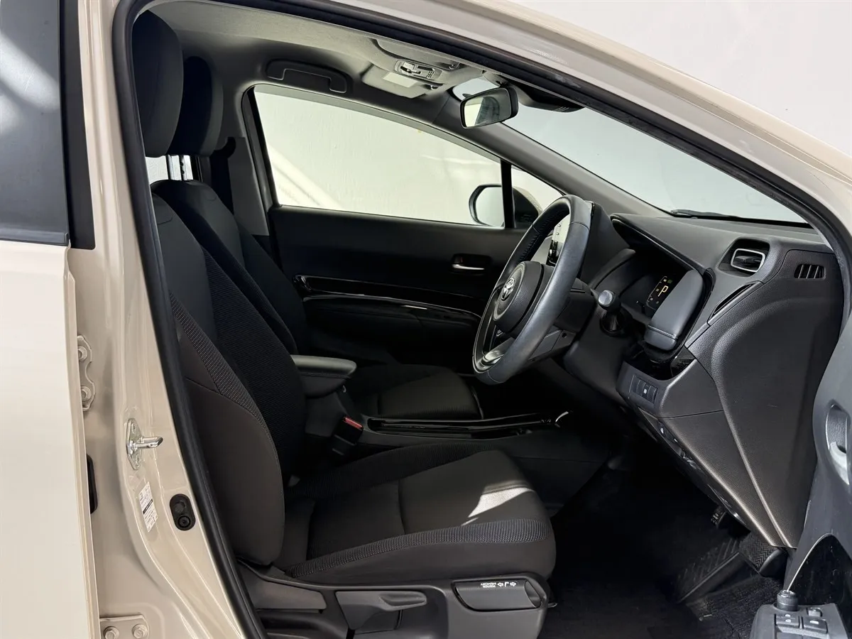 2021 Toyota Aqua 1.5G Hybrid Seats Heated New Shape, photo 10 of 19