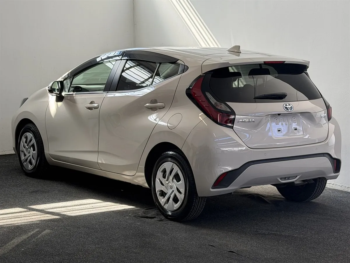 2021 Toyota Aqua 1.5G Hybrid Seats Heated New Shape, photo 4 of 19