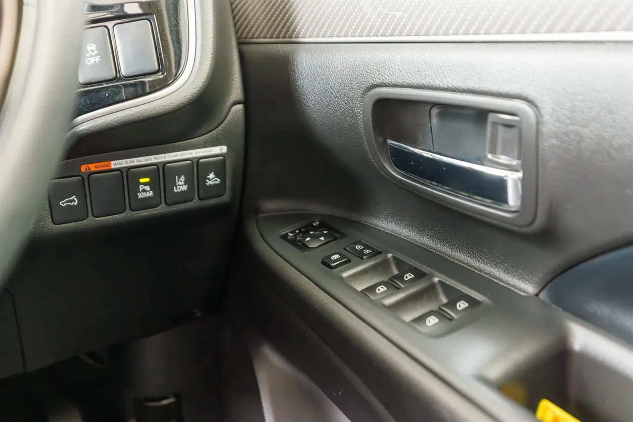 2021 Mitsubishi Outlander VRX 4WD 7S NZ New