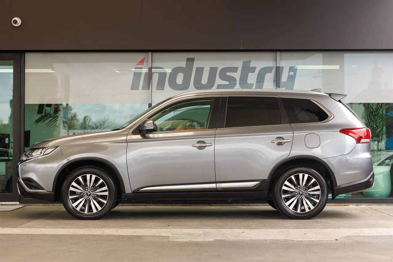 2021 Mitsubishi Outlander VRX 4WD 7S NZ New