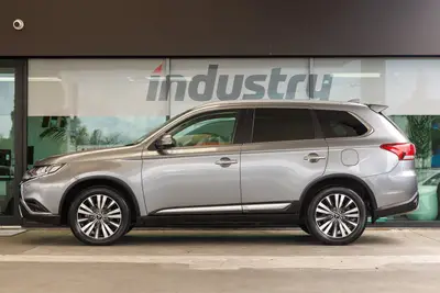 2021 Mitsubishi Outlander VRX 4WD 7S NZ New photo 7
