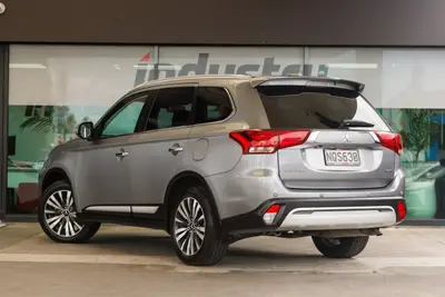 2021 Mitsubishi Outlander VRX 4WD 7S NZ New photo 2