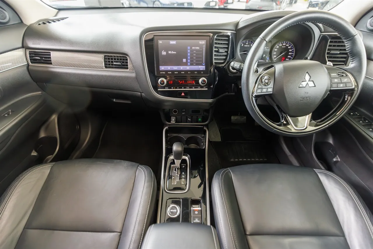 2021 Mitsubishi Outlander VRX 4WD 7S NZ New
