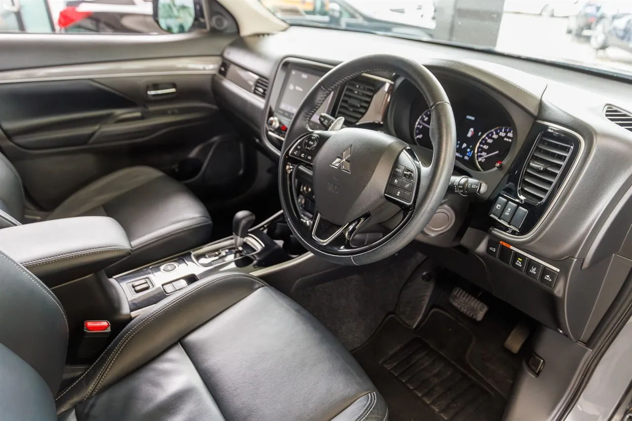 2021 Mitsubishi Outlander VRX 4WD 7S NZ New