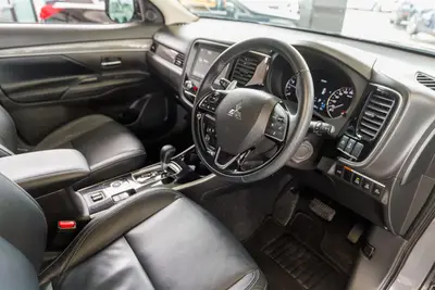 2021 Mitsubishi Outlander VRX 4WD 7S NZ New photo 3