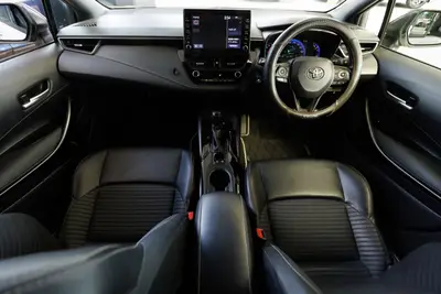 2020 Toyota Corolla Hybrid WXB Touring photo 16