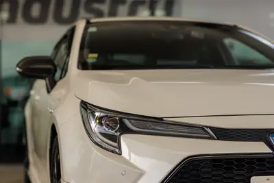 2020 Toyota Corolla Hybrid WXB Touring photo 13