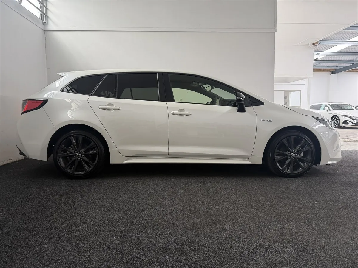 2020 Toyota Corolla Touring WXB Hybrid Super Station