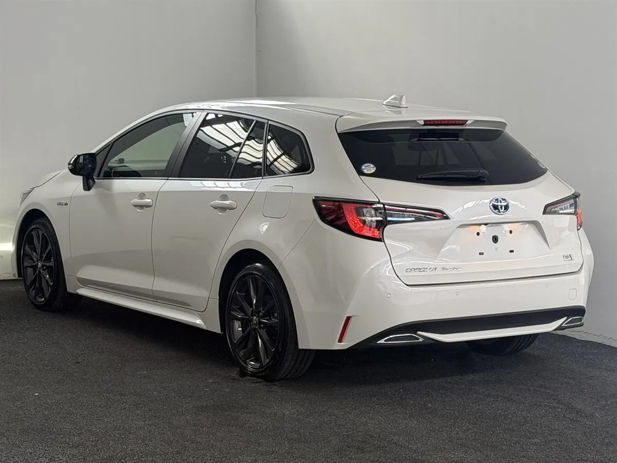 2020 Toyota Corolla Touring WXB Hybrid Super Station