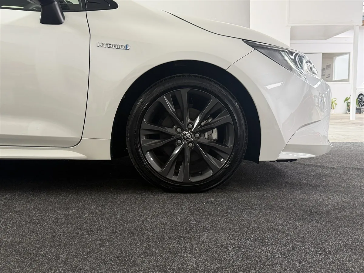 2020 Toyota Corolla Touring WXB Hybrid Super Station