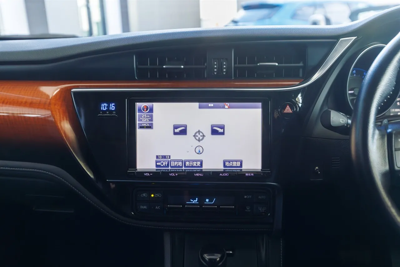 2016 Toyota Auris 120T Turbo Leather!