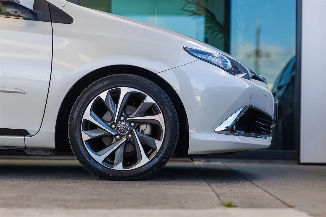 2016 Toyota Auris 120T Turbo Leather!