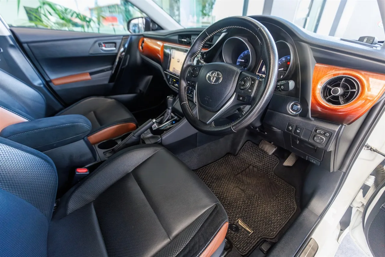 2016 Toyota Auris 120T Turbo Leather!