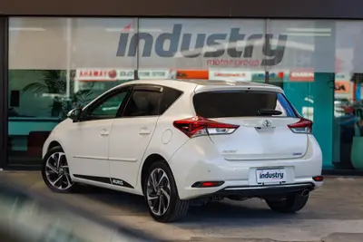 2016 Toyota Auris 120T Turbo Leather! photo 3