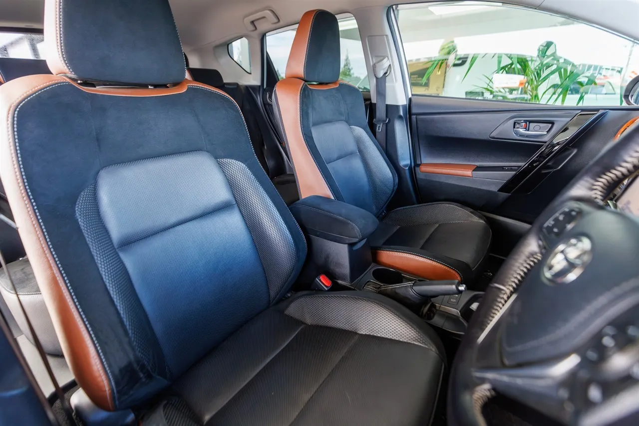 2016 Toyota Auris 120T Turbo Leather!