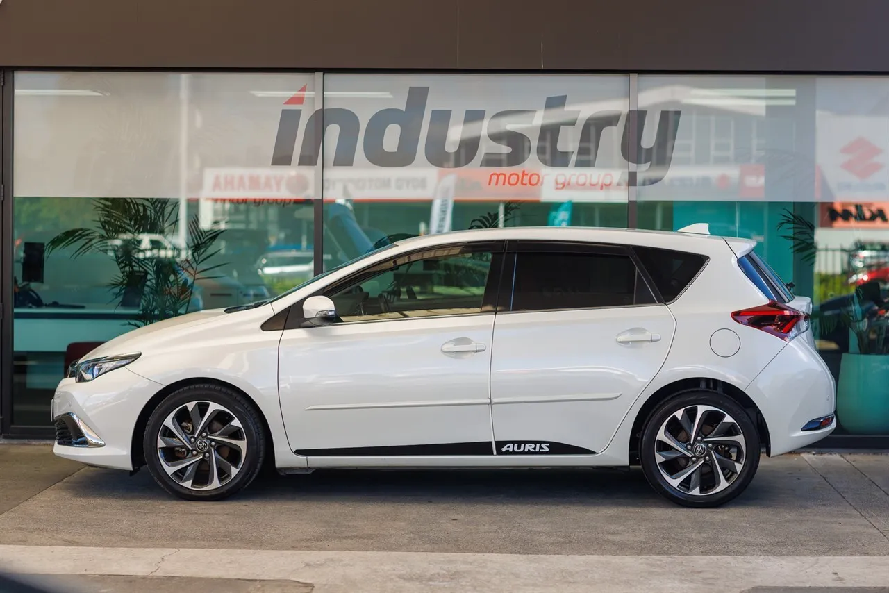 2016 Toyota Auris 120T Turbo Leather!