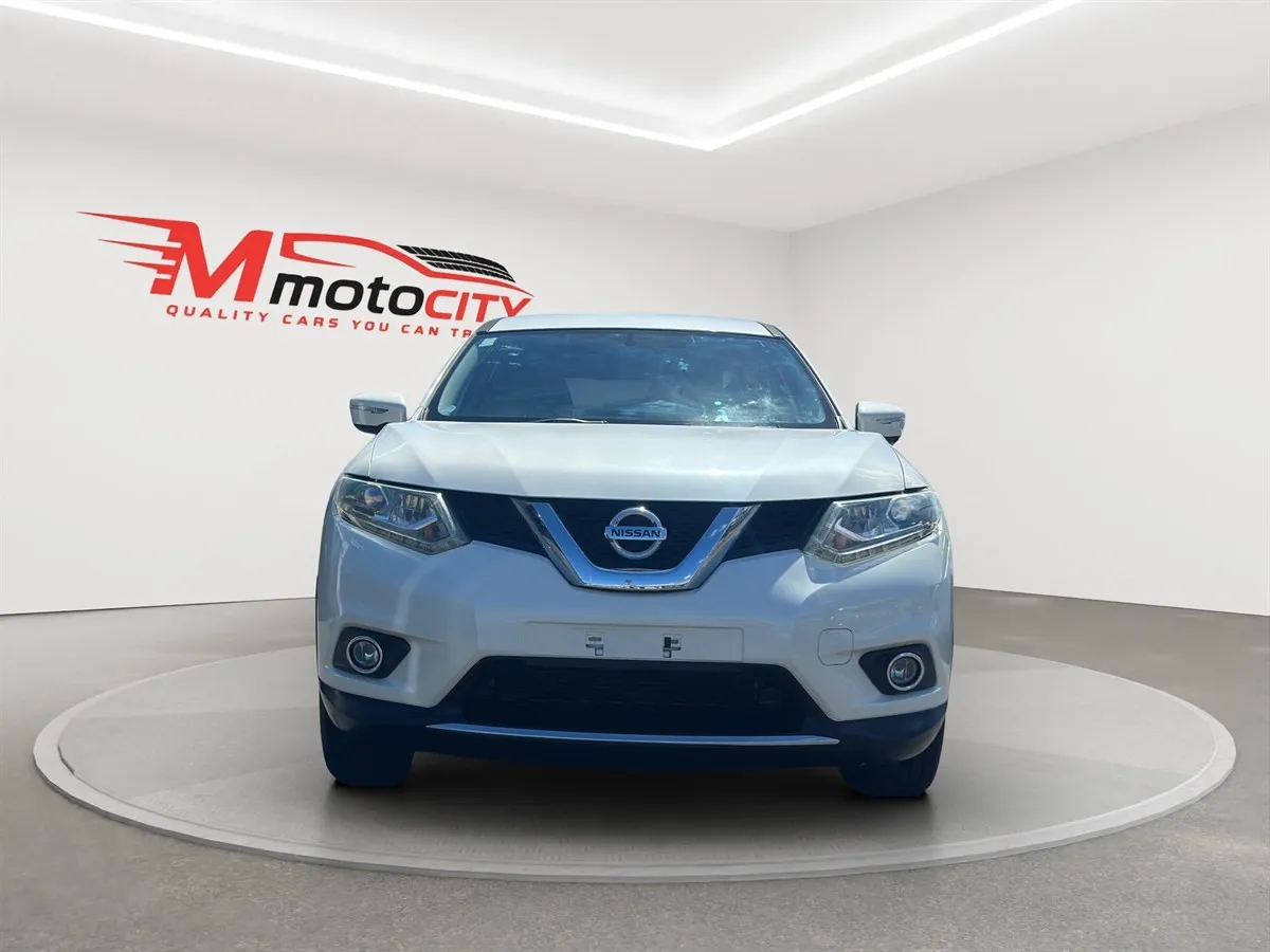 2014 Nissan X-Trail 20X, Leather Heated Seats RV/