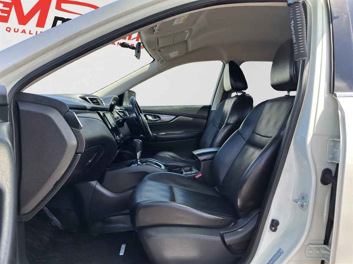 2014 Nissan X-Trail 20X, Leather Heated Seats RV/