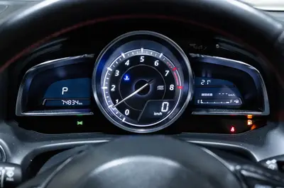 2014 Mazda Axela Sport Touring L-Pack photo 16