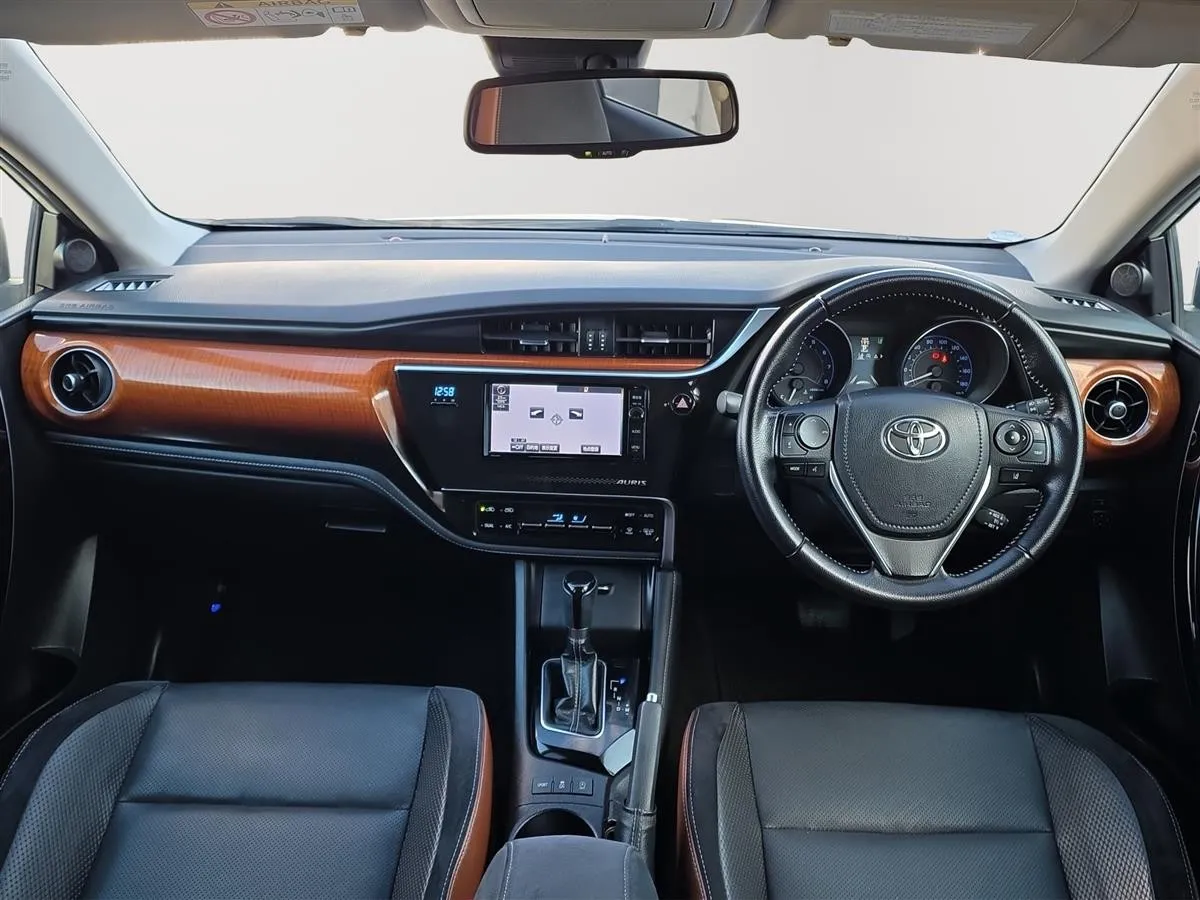 2015 Toyota Auris Leather Seats, Lane Assist, Cruise control