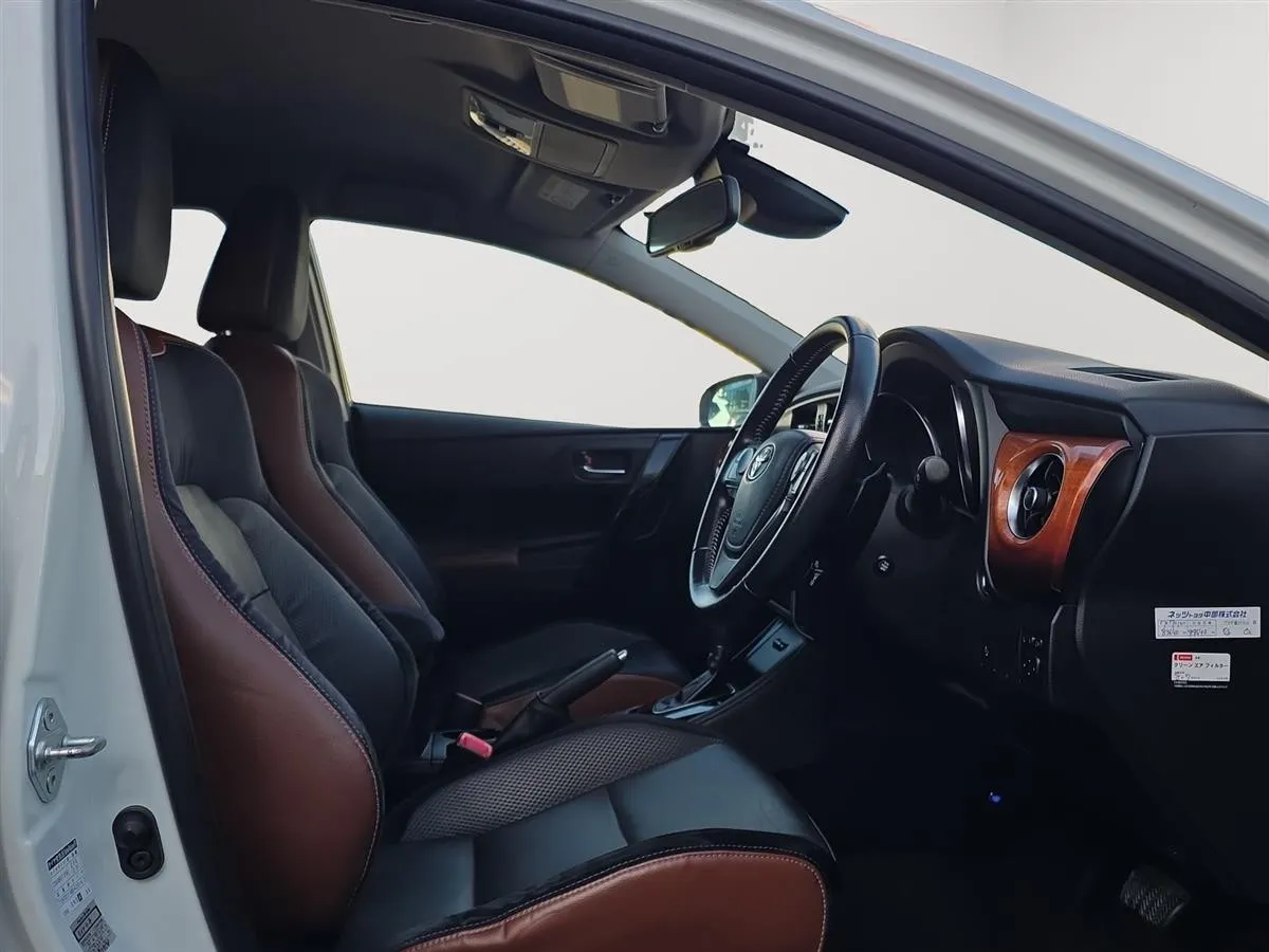 2015 Toyota Auris Leather Seats, Lane Assist, Cruise control