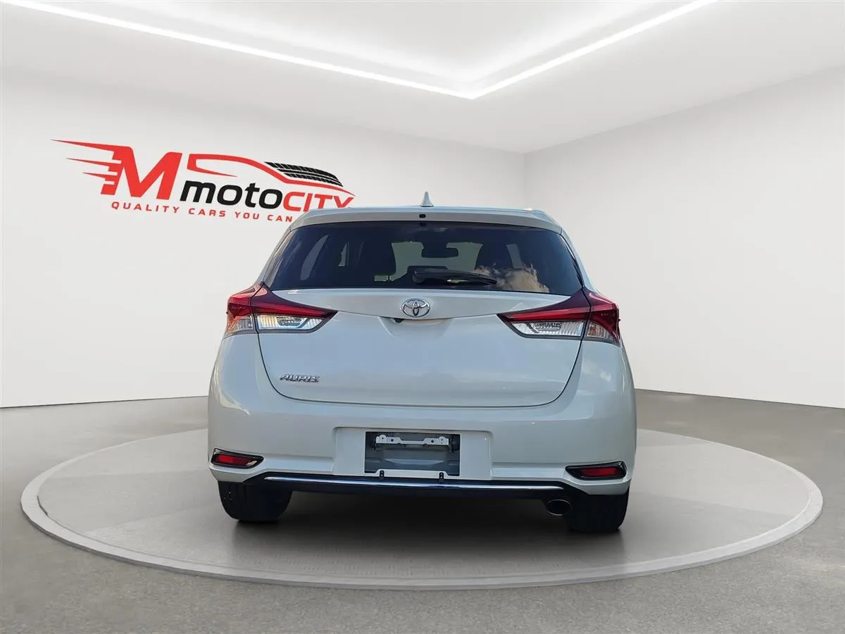 2015 Toyota Auris Leather Seats, Lane Assist, Cruise control, photo 4 of 20