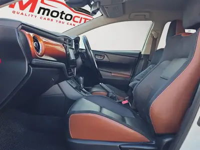 2015 Toyota Auris Leather Seats, Lane Assist, Cruise control photo 16