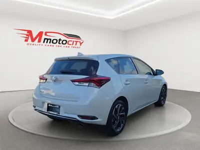 2015 Toyota Auris Leather Seats, Lane Assist, Cruise control photo 3