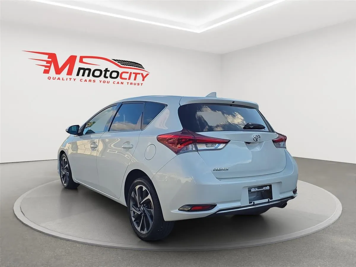 2015 Toyota Auris Leather Seats, Lane Assist, Cruise control