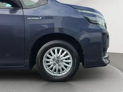 2015 Toyota Voxy Hybrid, Cruise control, Rear power doors Station photo 20