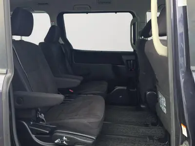 2015 Toyota Voxy Hybrid, Cruise control, Rear power doors Station photo 15
