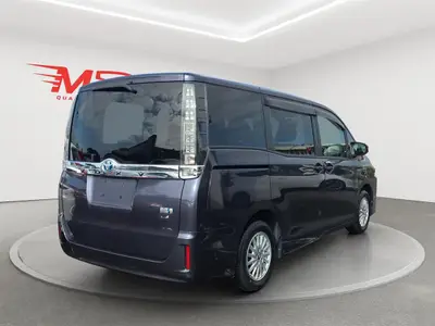 2015 Toyota Voxy Hybrid, Cruise control, Rear power doors Station photo 3