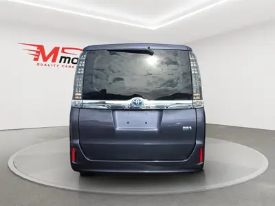 2015 Toyota Voxy Hybrid, Cruise control, Rear power doors Station photo 4
