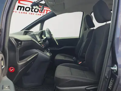 2015 Toyota Voxy Hybrid, Cruise control, Rear power doors Station photo 16