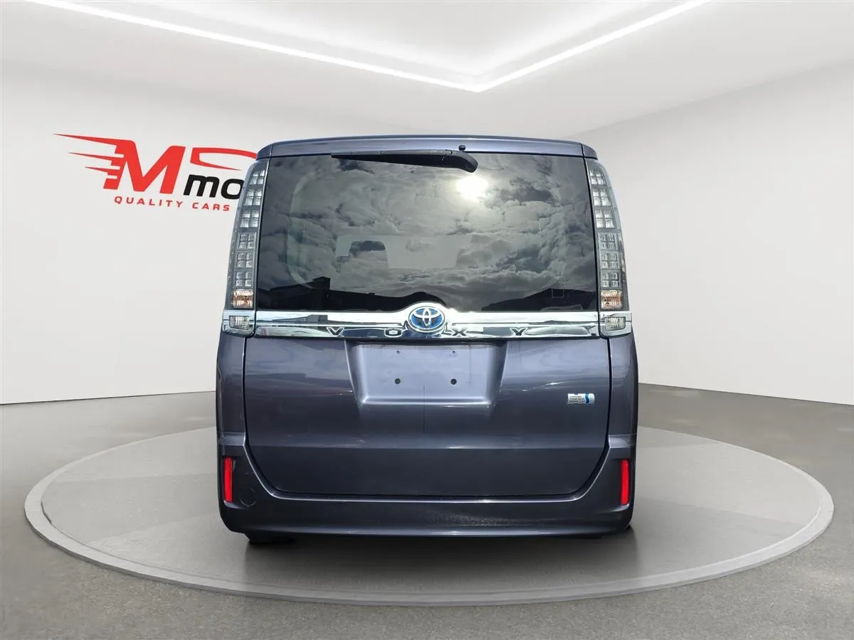 2015 Toyota Voxy Hybrid, Cruise control, Rear power doors Station, photo 4 of 20