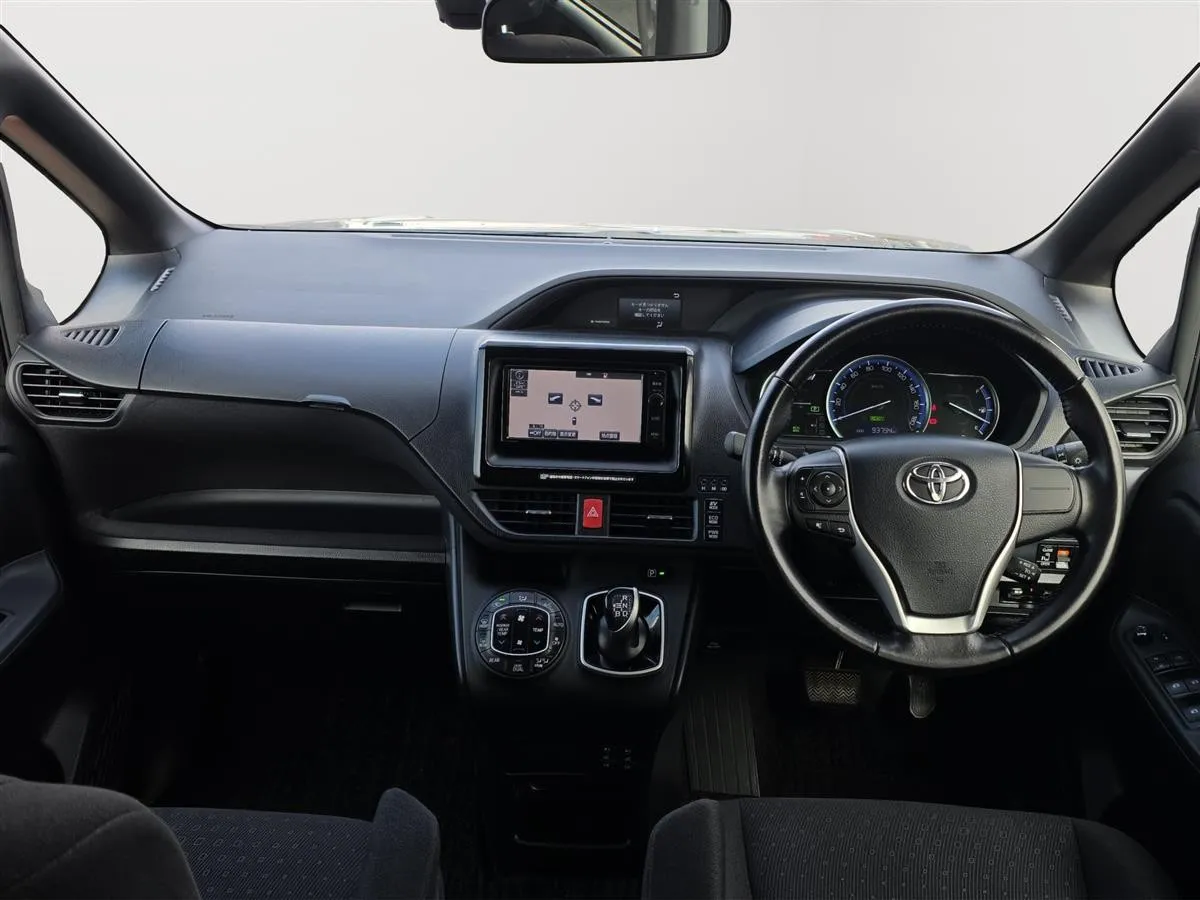 2015 Toyota Voxy Hybrid, Cruise control, Rear power doors Station