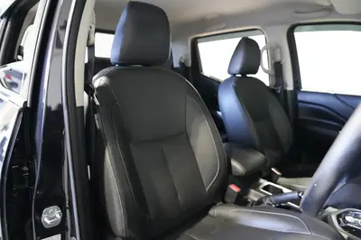 2018 Nissan Navara ST-X Auto photo 3