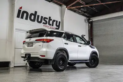 2019 Toyota Fortuner GXL 7 Seat photo 2