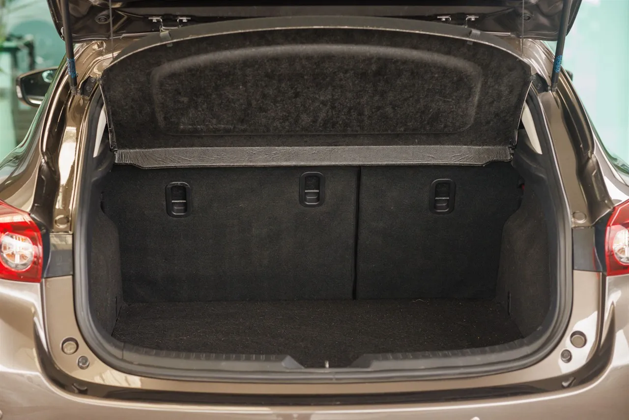 2014 Mazda 3 SP25 NZ New
