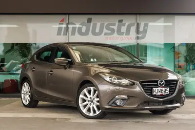 2014 Mazda 3 SP25 NZ New photo 1