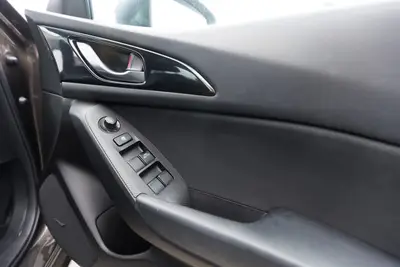 2014 Mazda 3 SP25 NZ New photo 20