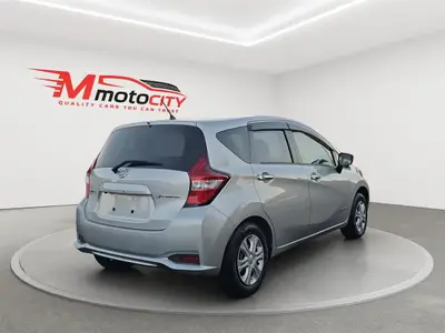 2017 Nissan Note E-POWER photo 3