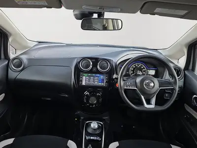 2017 Nissan Note E-POWER photo 17