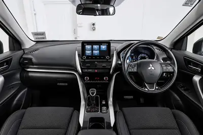 2022 Mitsubishi Eclipse Cross XLS PHEV photo 15