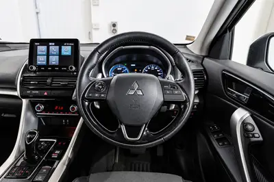 2022 Mitsubishi Eclipse Cross XLS PHEV photo 16