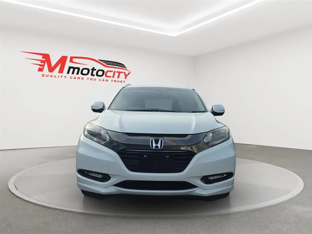 2017 Honda Vezel HYBRID, Z, Radar Cruise, Lane Assist, photo 8 of 20