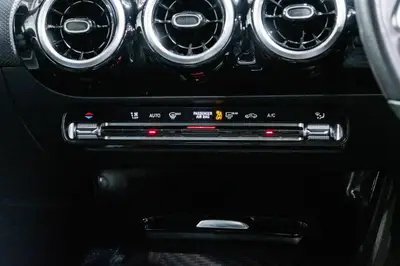 2018 Mercedes-Benz A 200 Urban Edition photo 40