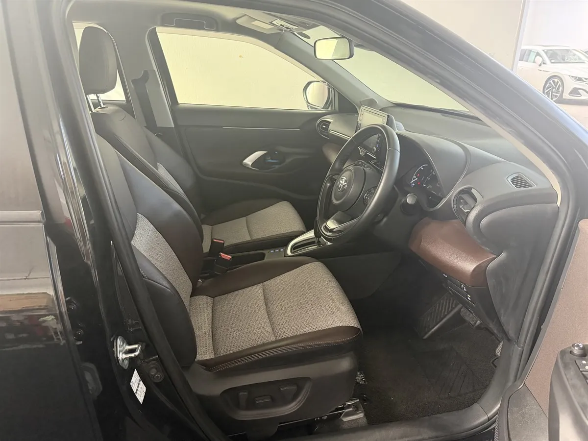 2021 Toyota Yaris Cross Z, photo 10 of 17