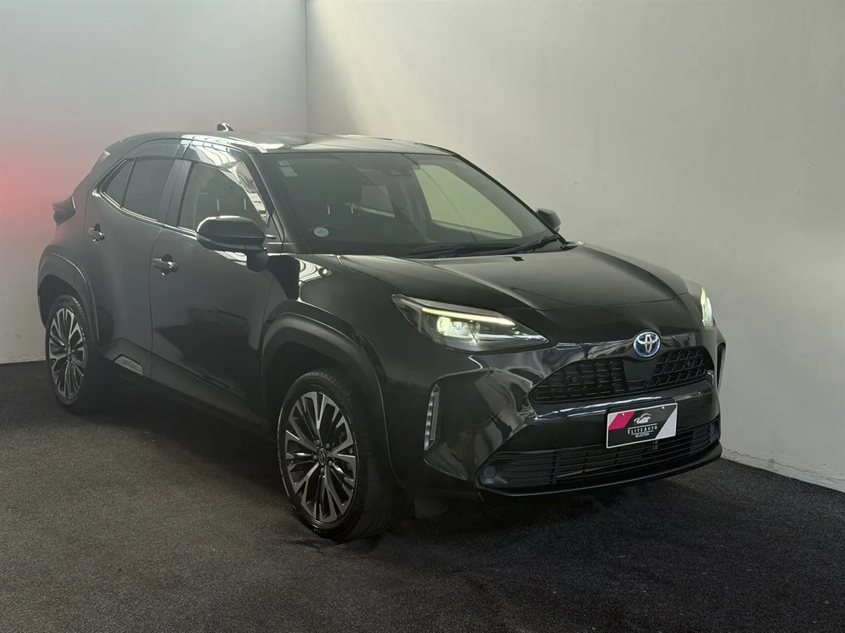 2021 Toyota Yaris Cross Z, photo 1 of 17