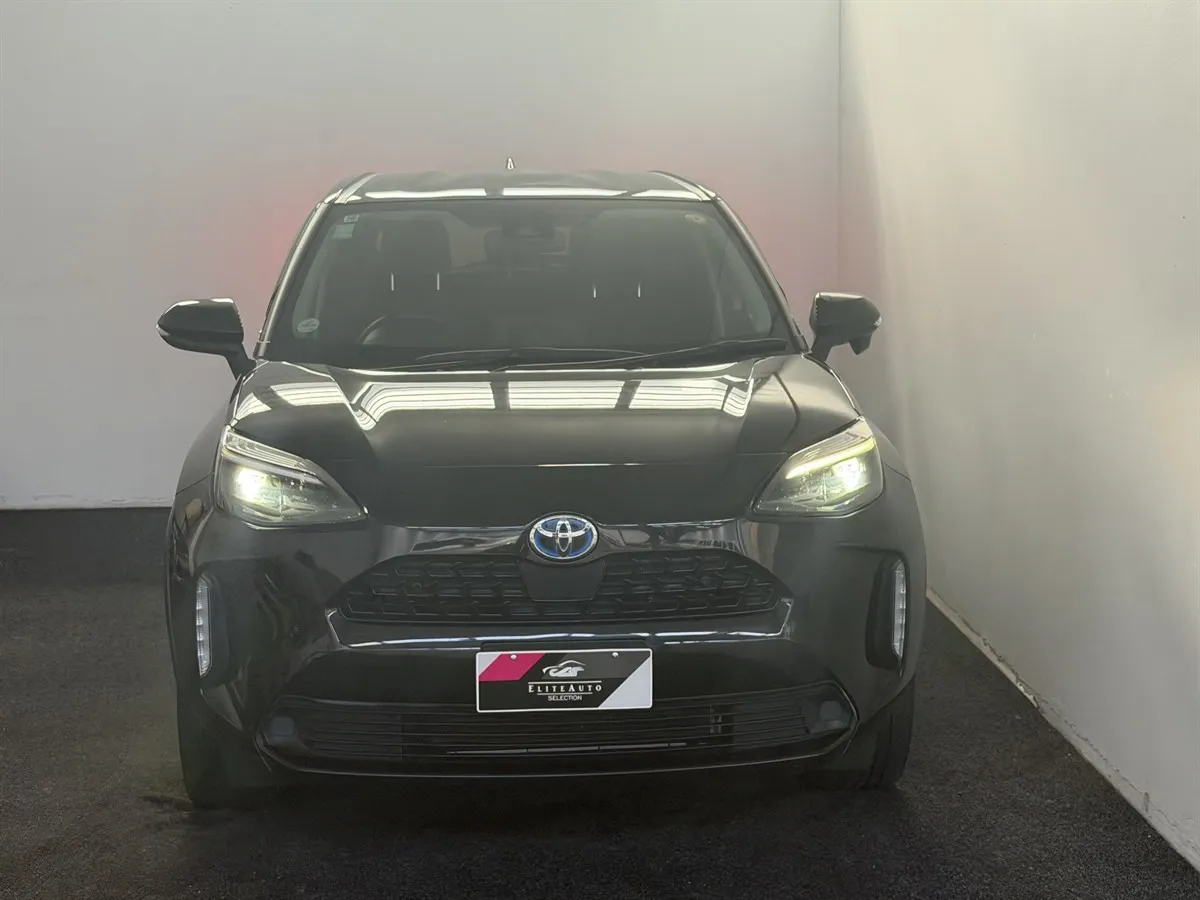 2021 Toyota Yaris Cross Z, photo 3 of 17